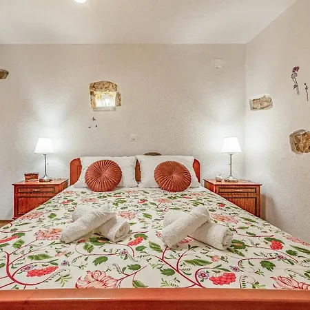 Adria Serenity With Hot Tub Ferienhaus Jovici (Zadar)