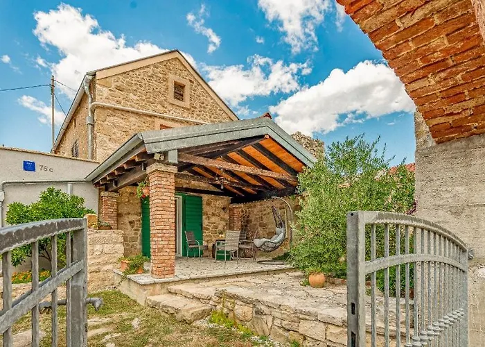 Prázdninový dům Adria Serenity With Hot Tub